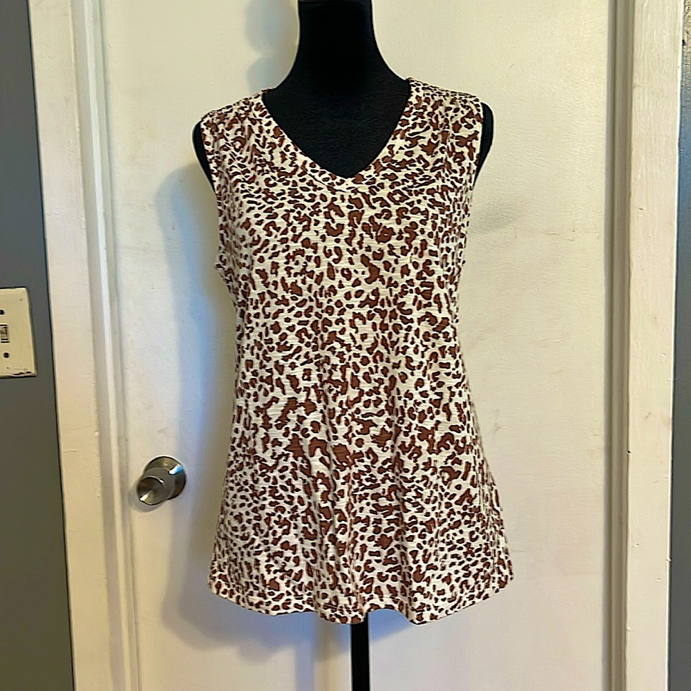 NWOT Maurices 24/7 Morgan V Neck Tank Top. Size Small. Never worn